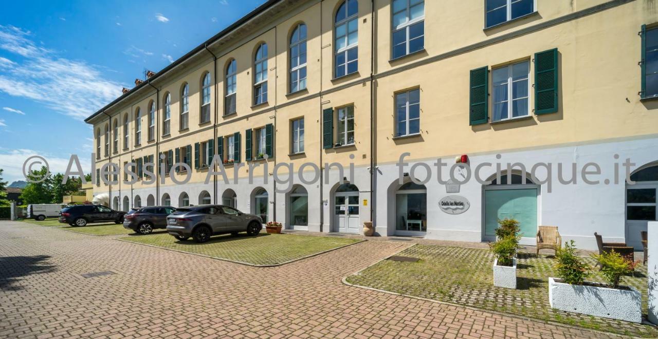 BlueLake Inn Olginate Bagian luar foto