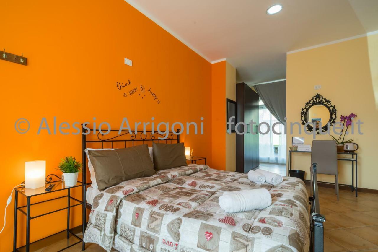 BlueLake Inn Olginate Bagian luar foto