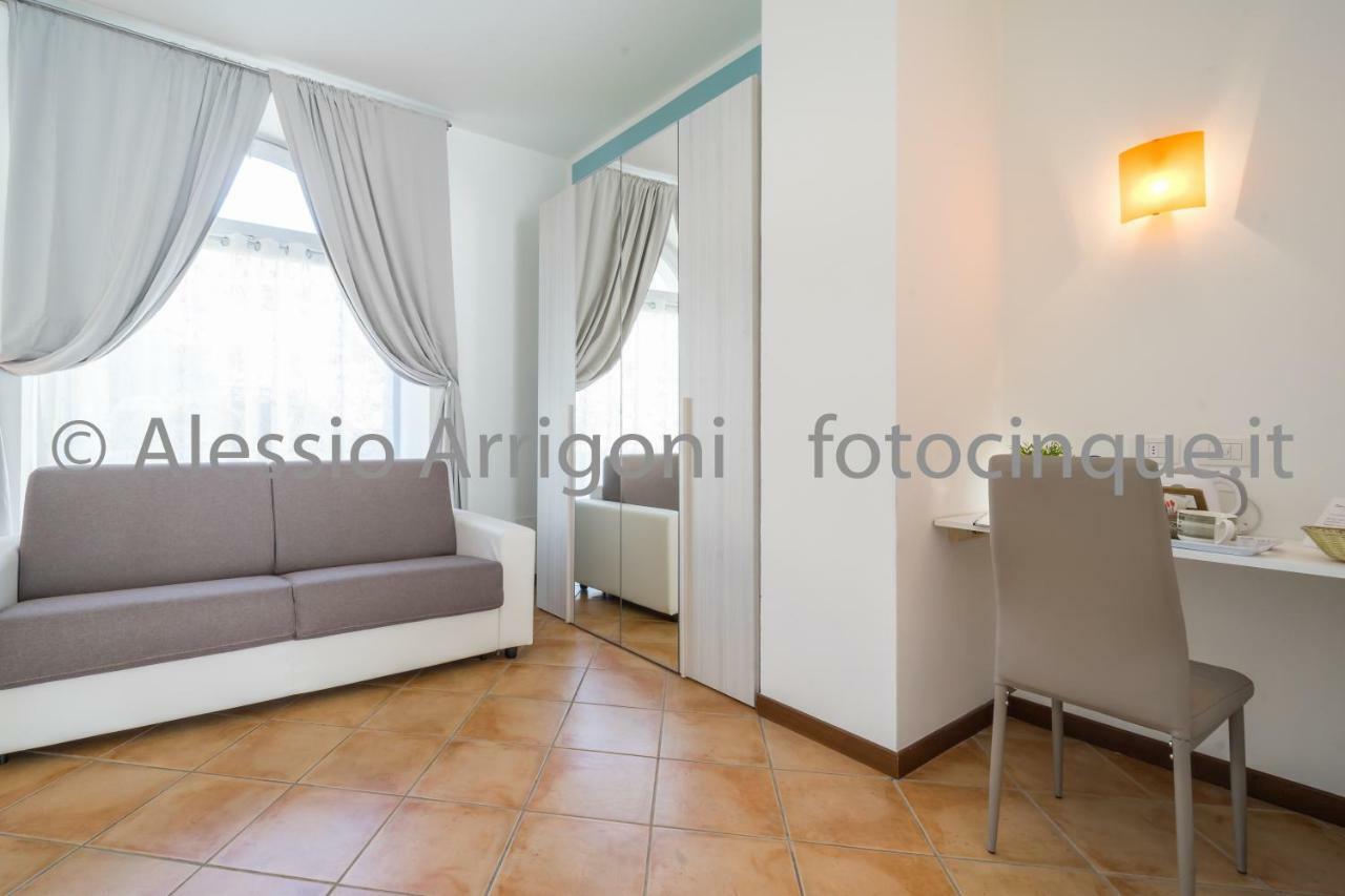 BlueLake Inn Olginate Bagian luar foto
