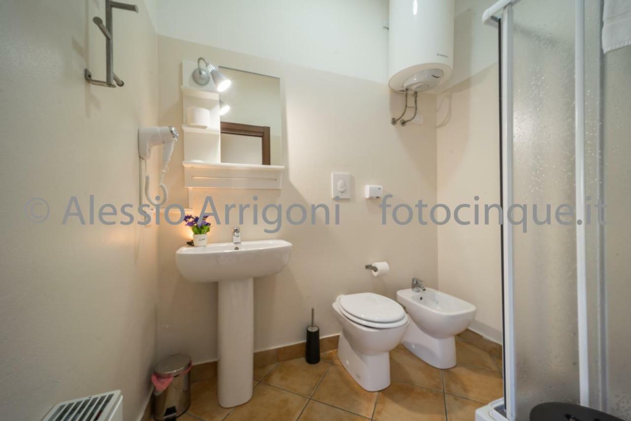 BlueLake Inn Olginate Bagian luar foto